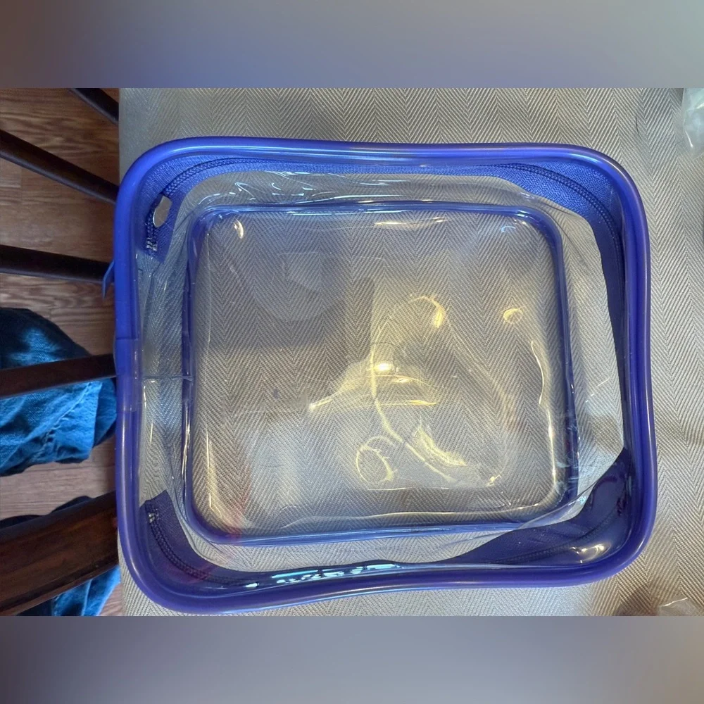 ❤️ 3/$25 Sol De Janiero Clear Cosmetics Bag